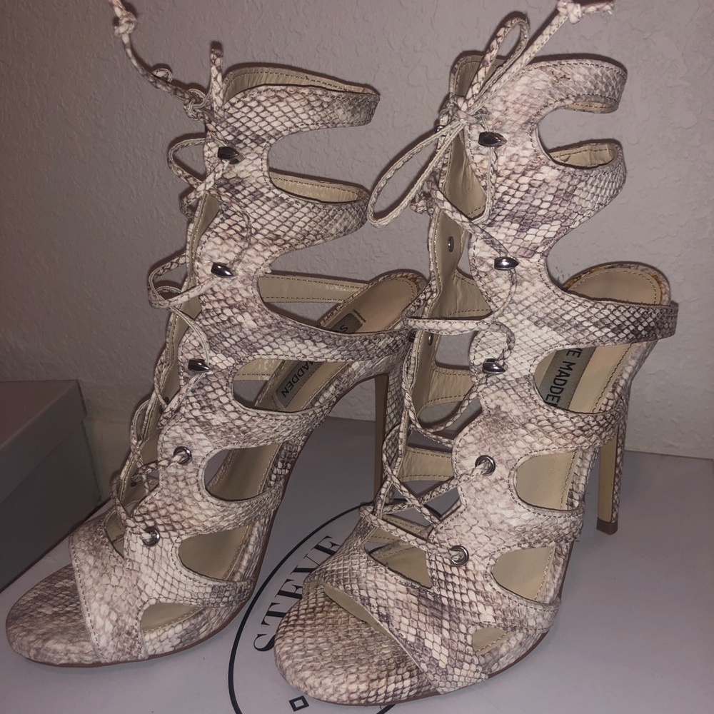 Steve Madden Megann Heels Grey Snake
